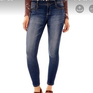 Súper Comfy Stretch Wallflower Jeans from Kohl’s